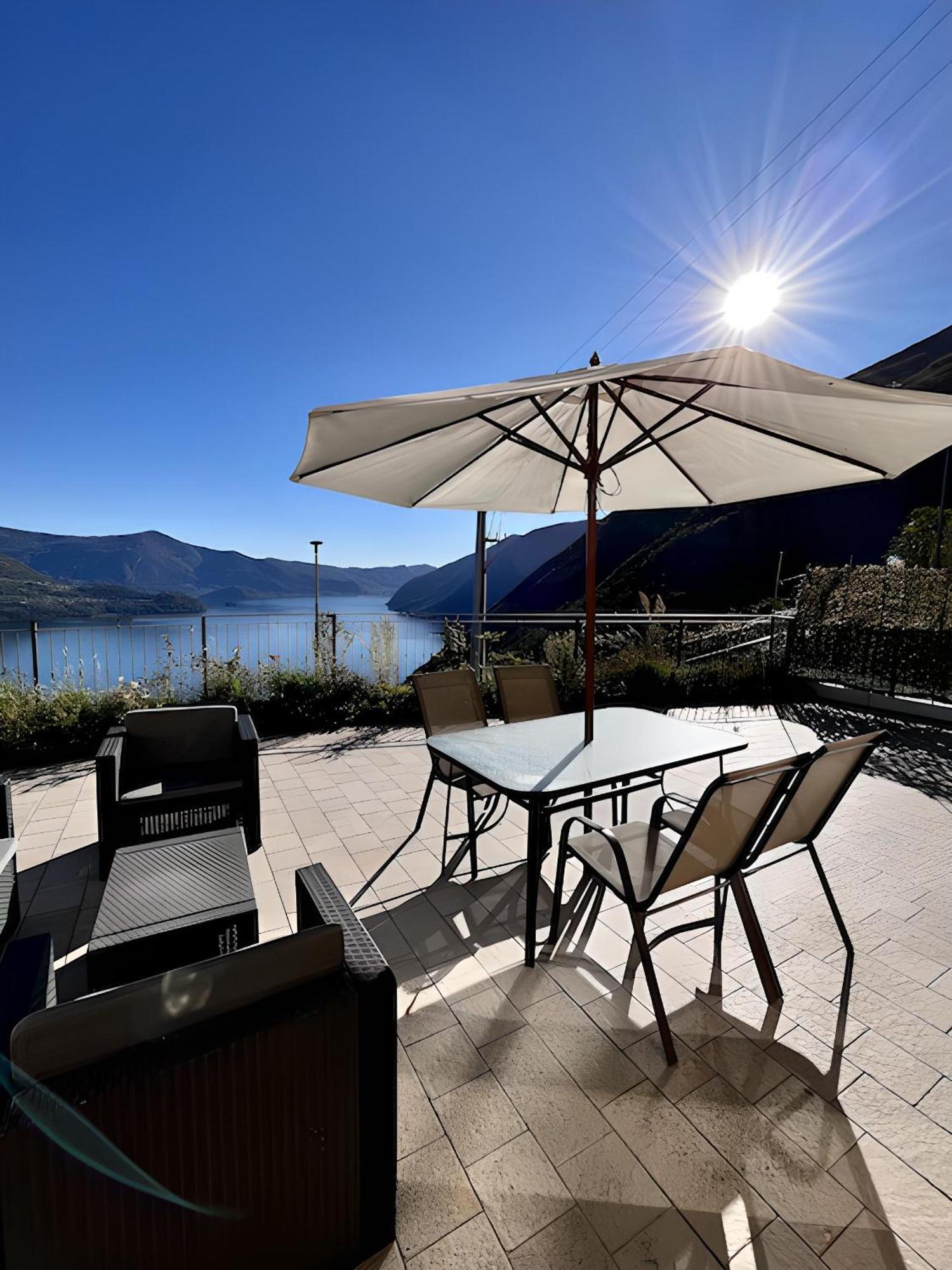 Appartamento Grande Terrazza Vista Lago Parzanica Exterior photo